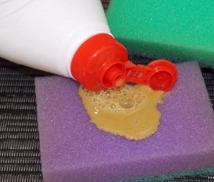 Жидкость для мытья посуды