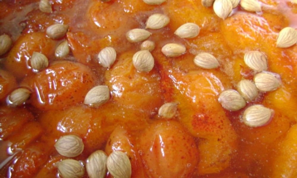 абрикосовое варенье с косточками