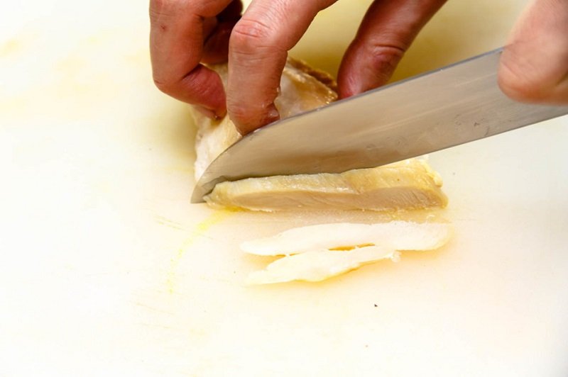 нарезать куриное филе