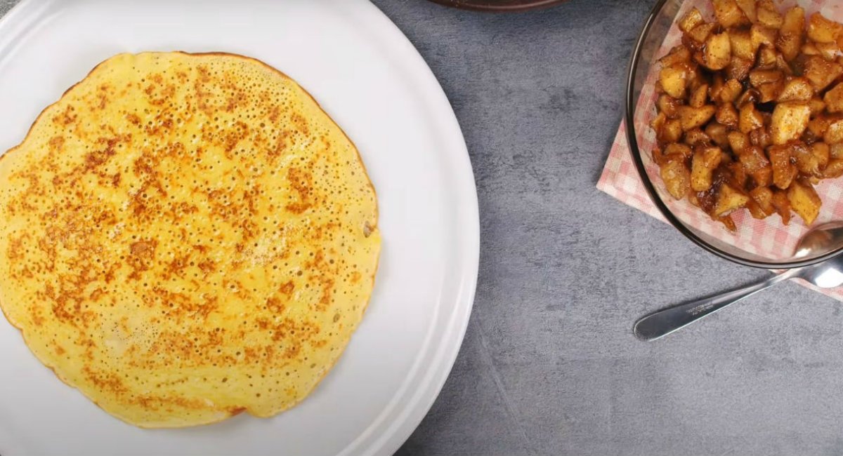 блины с яблоками