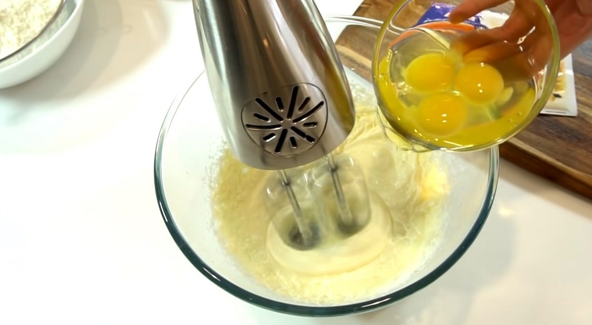 добавление яиц