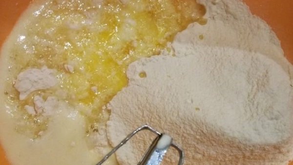 бабка с вишнями