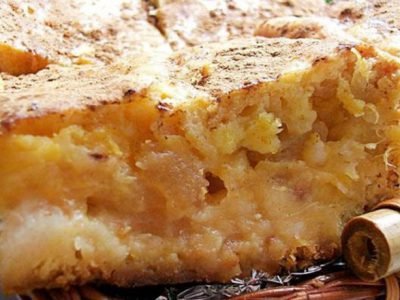 Бабка с яблоками