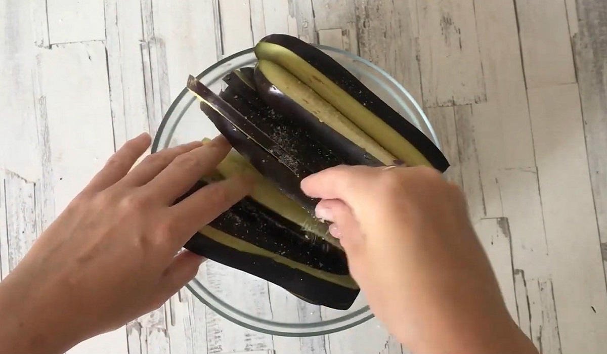 нарезанные баклажаны