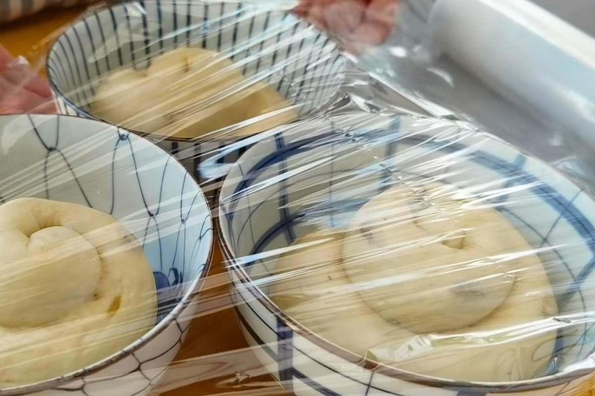 кексы в тарелках