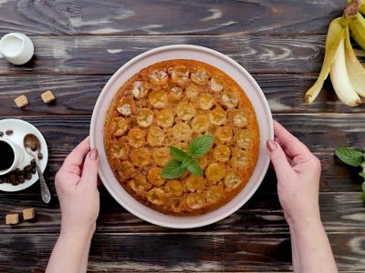 Банановый пирог-перевертыш в карамели