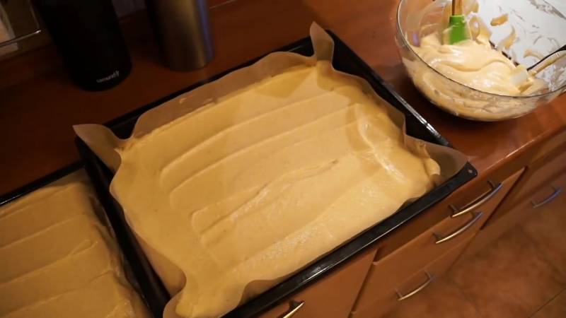 яблочная масса на противне