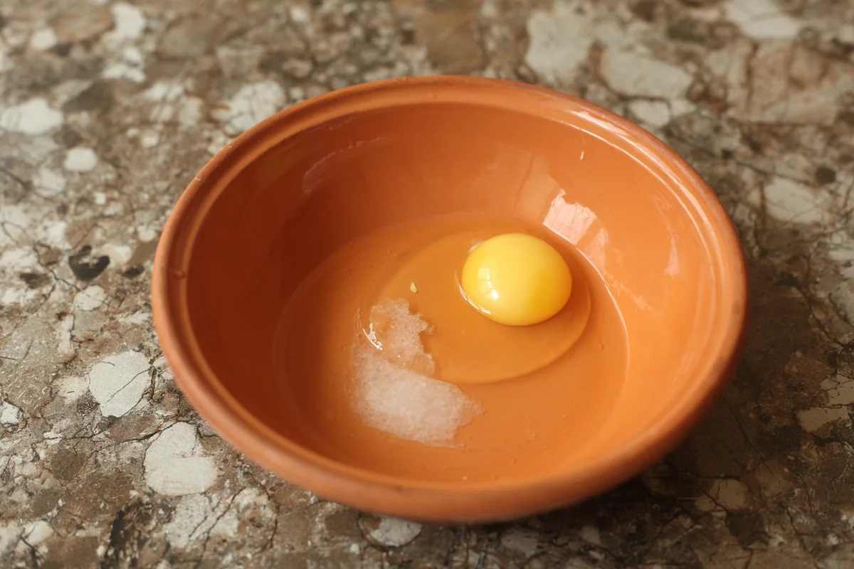 яйцо с солью