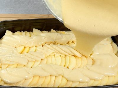 Бездрожжевой яблочный пирог на молоке