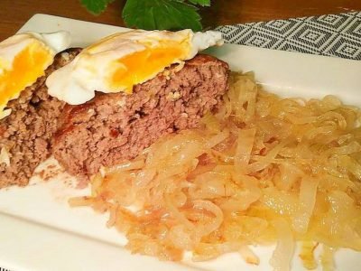 Бифштекс с яйцом