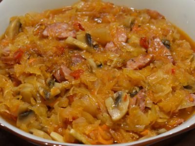 Цыганский бигос из квашеной капусты