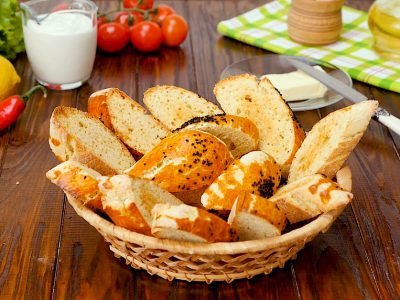 Бискотти с пармезаном и пряностями