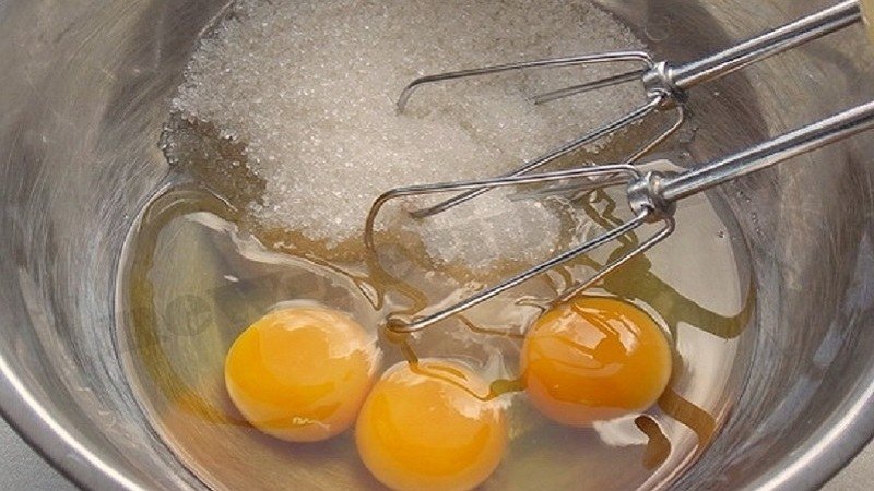 яйца с сахаром