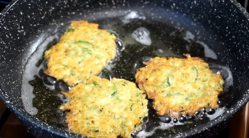 жарка кабачковых блинов