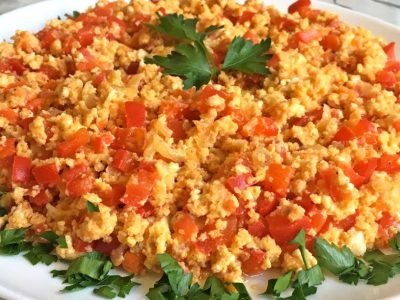 Болгарская яичница с помидорами