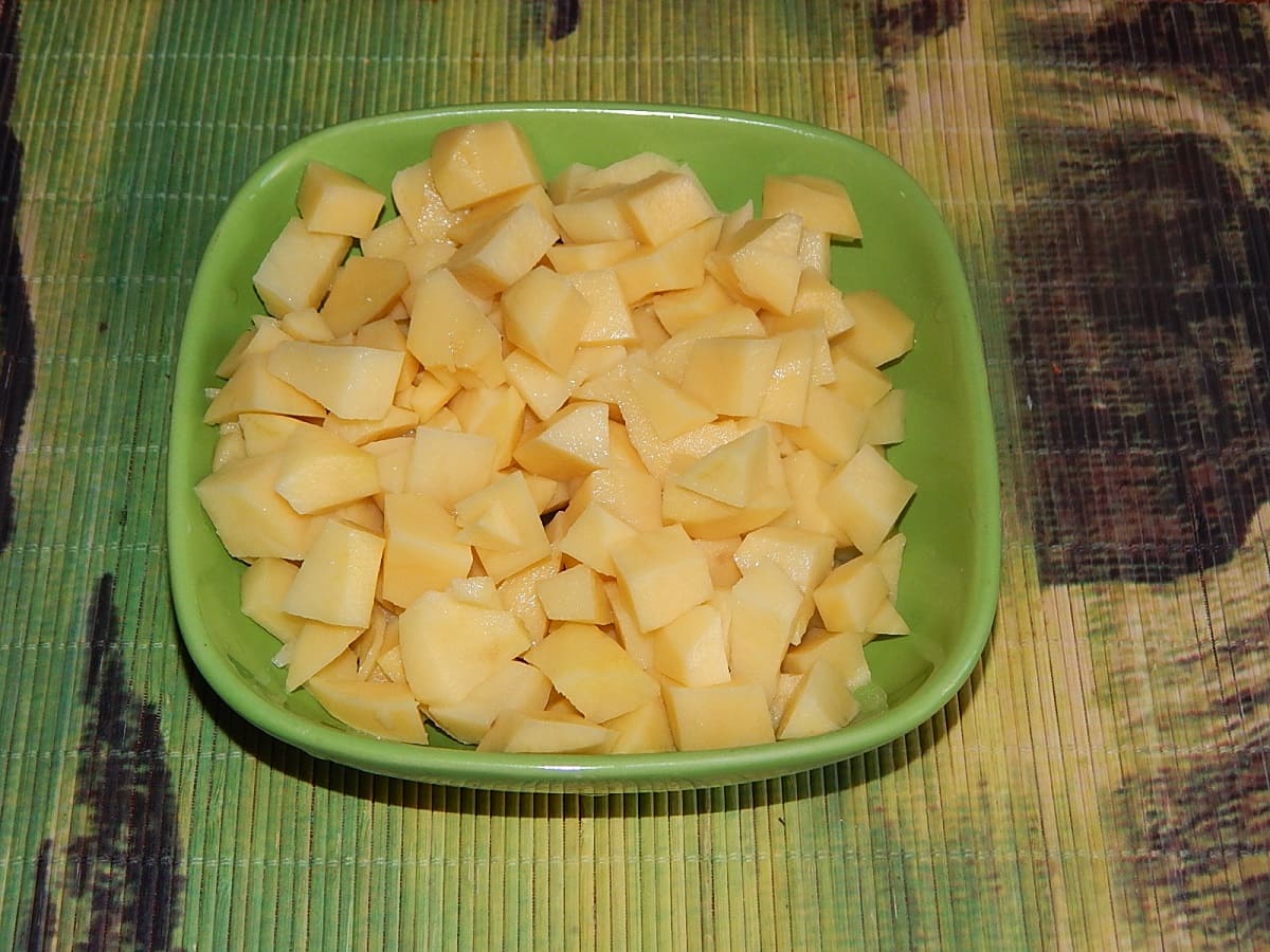 Как резать картошку на борщ