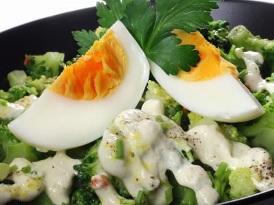 Брокколи под соусом