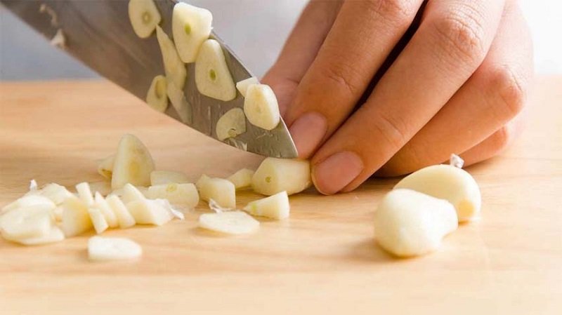нарезка чеснока