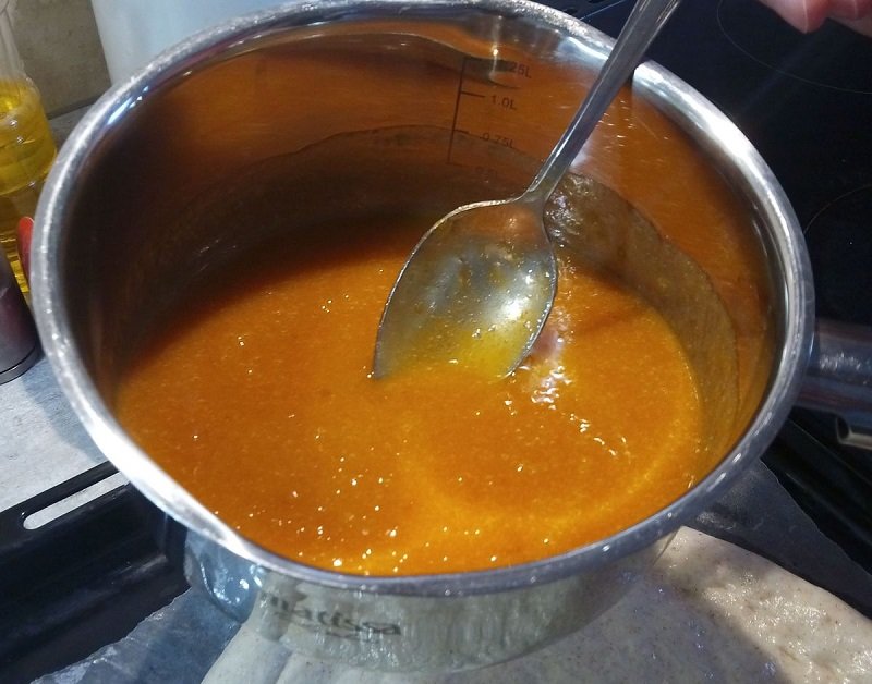 выкладка начинки в бублики