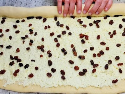 Булочки из дрожжевого теста с творогом