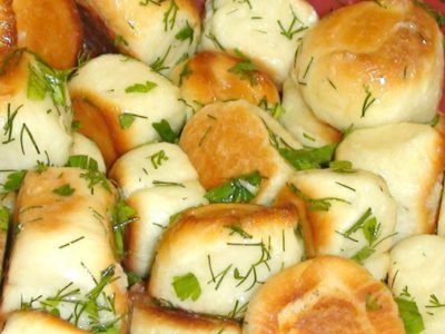 Булочки к борщу с чесноком и зеленью