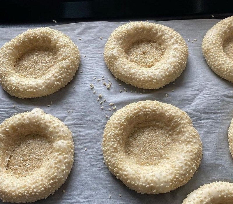 Пышные булочки-пиццы: рецепт на кефире - Со Вкусом