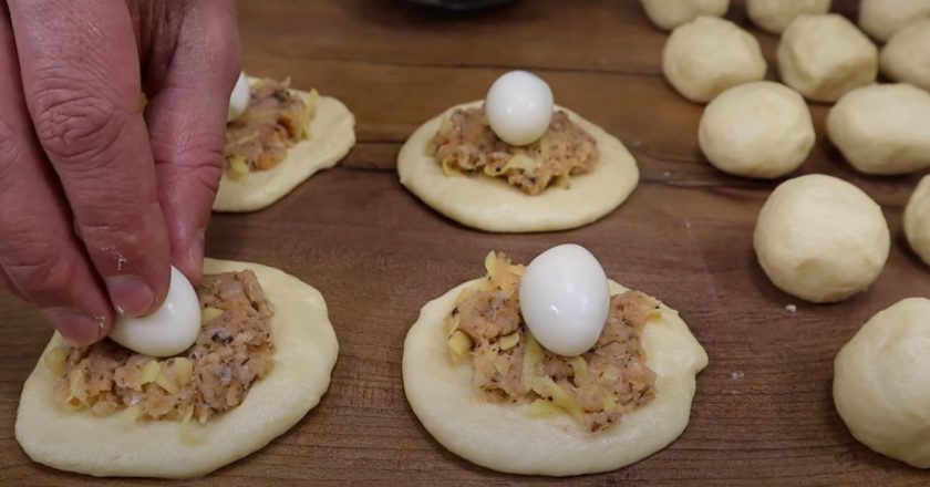 Булочки с фаршем на шпажках