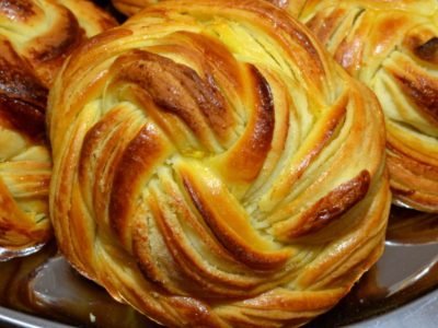 Булочки с халвой и курагой