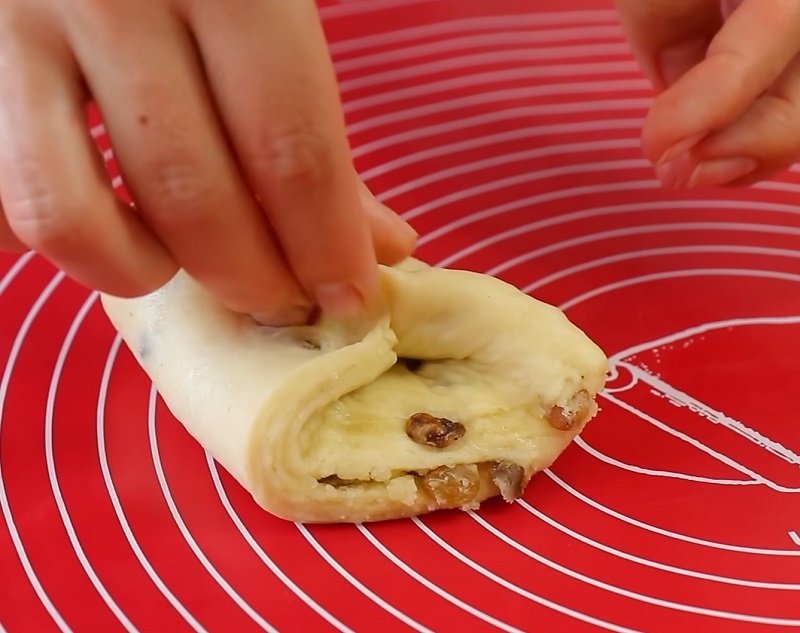 булочка перед выпеканием