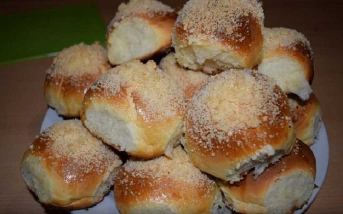 Булочки с начинкой из сгущеного молока
