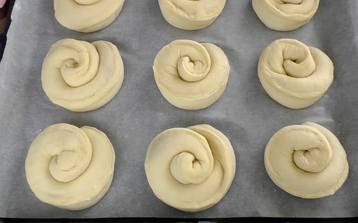 булочки на противне