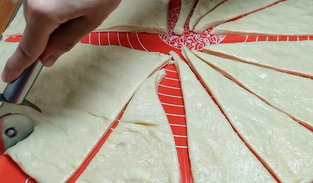 нарезка теста треугольниками