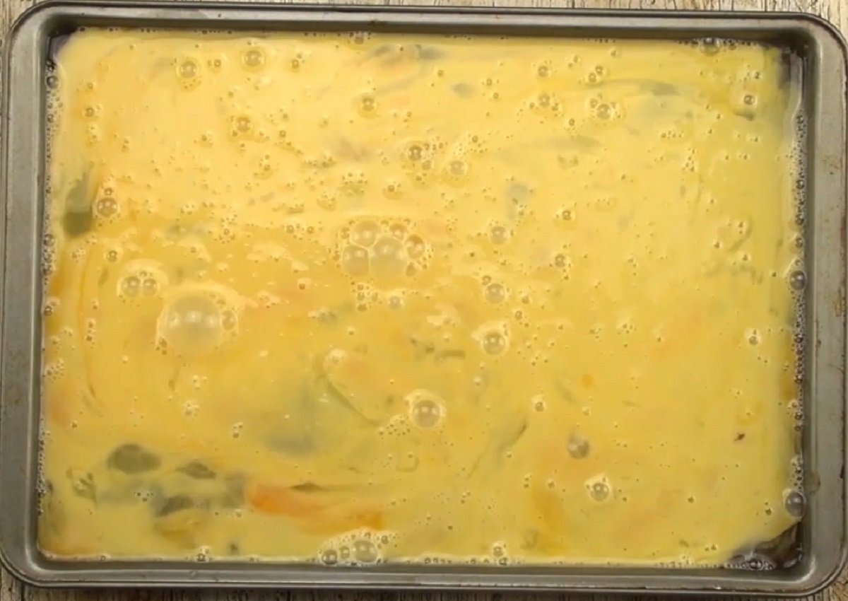 яйца на противне