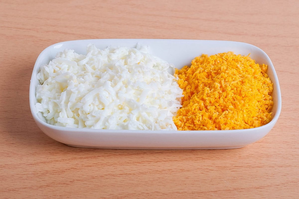 тертые яйца