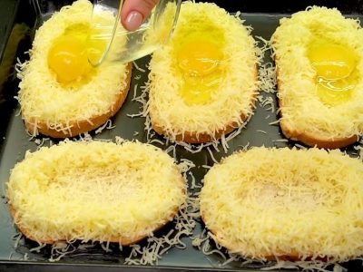 Горячие бутерброды с яйцом и сыром на завтрак