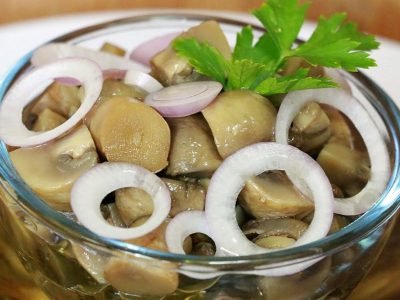Быстрые маринованные шампиньоны
