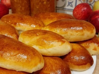 Быстрые пирожки с яблоками в духовке