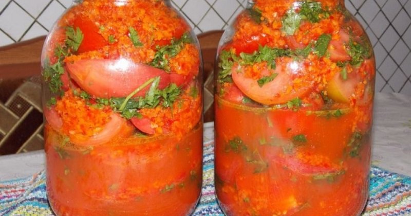 помидоры с зеленью