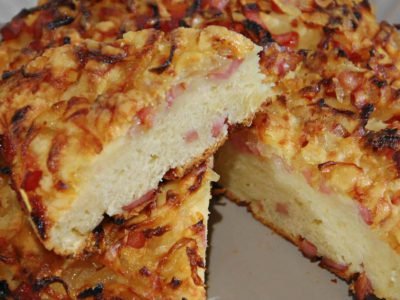 Быстрый пирог с ветчиной и сыром