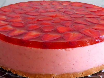 Чизкейк с клубникой без выпечки