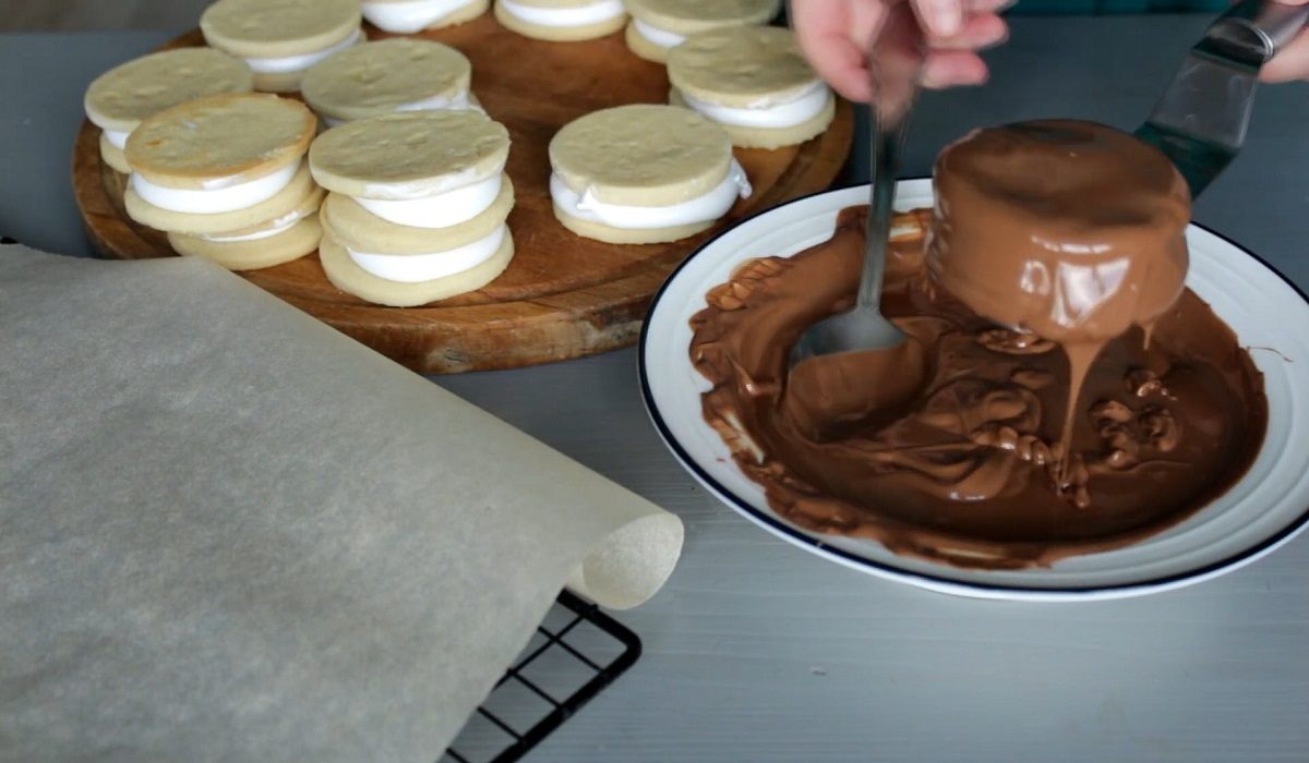 покрывание шоколадом