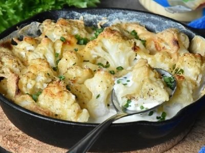 Ароматная цветная капуста в сливочном соусе в духовке