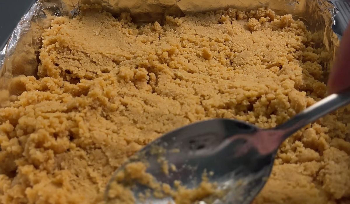 слой печенья в форме