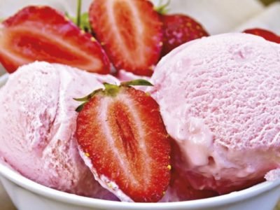 Домашнее клубничное мороженое