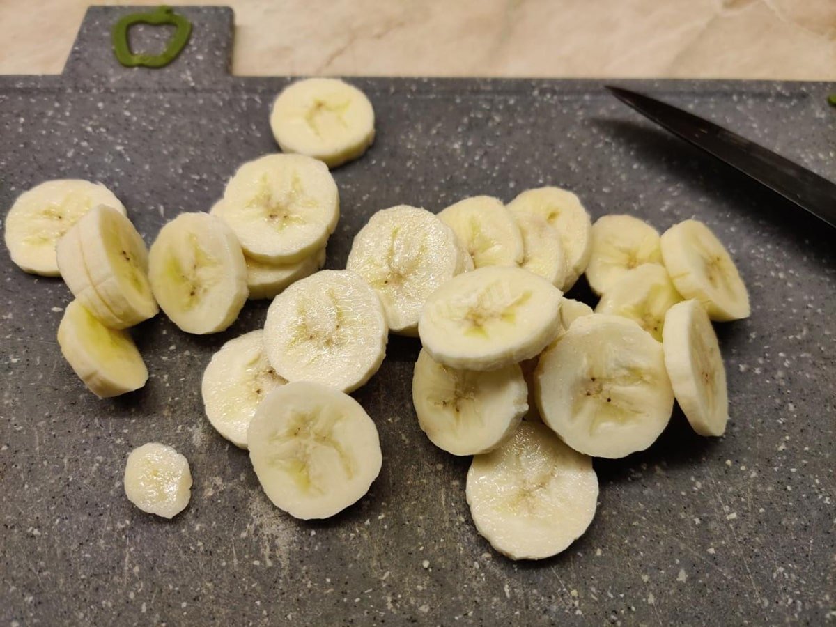 порезанный на кусочки банан