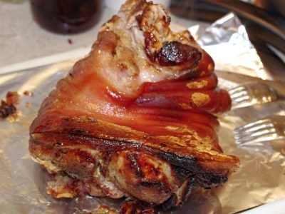 Домашняя свиная рулька