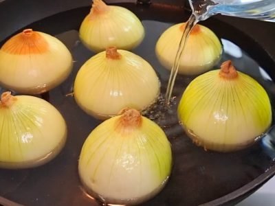 Жареные драники из лука: обед или ужин за копейки