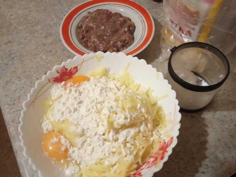 драники с фаршем и картошкой