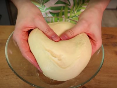 Универсальное дрожжевое тесто без яиц и молока