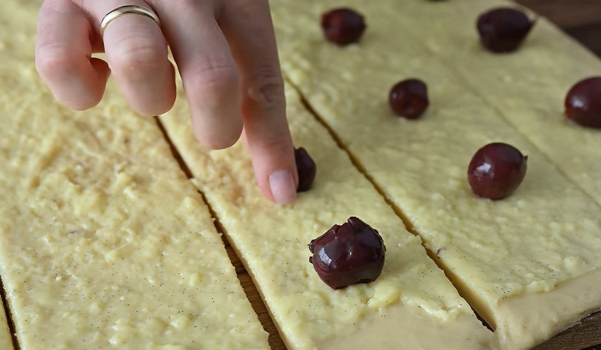 тетсо с пудингом и вишнями